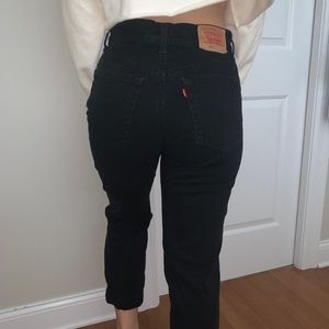 ✨Levi’s 550 Jeans✨